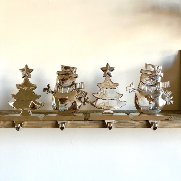 Chrome Christmas Tree Snowman Stocking Hooks set of 4 - Picture 1 of 5